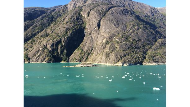 Hiking to the Mendenhall Glacier