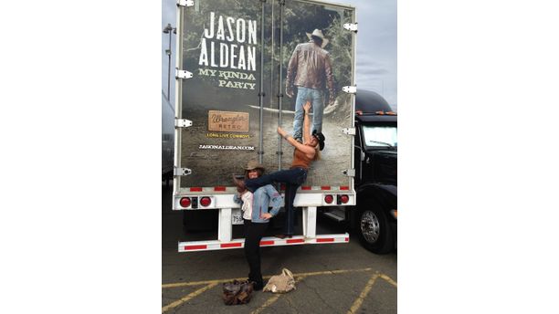 Jason Aldean ! 2012 Cowboy Tour