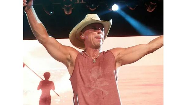 Kenny Chesney Blossom Music 6/2013 